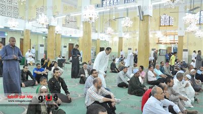 بالفيديو والصور.. الجامع الأزهر بلا إخوان أول أيام العيد