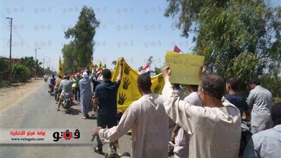 بالصور.. تفريق مسيرة لعناصر 