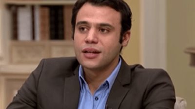 إدوارد ينفى وجود صفحة لمحمد عادل إمام على 