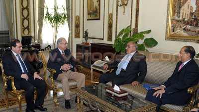 بالصور .. شريف إسماعيل يلتقي وزيري النفط العراقي والأردني بحضور «الملا»