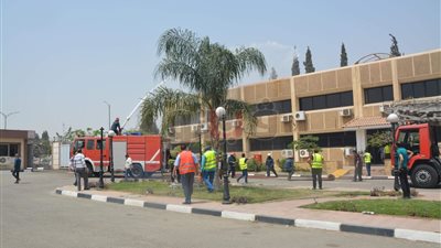 مطار القاهرة يجري تدريبا جزئيا على تجربة إخلاء المبنى الإداري