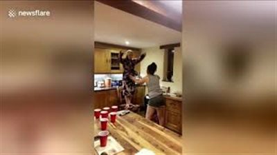 نهاية مروعة لفتاة حاولت تقليد مشهد من فيلم برفقة صديقاتها (فيديو)