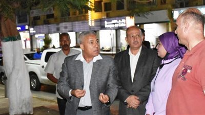 أهالي أسوان يرفضون إقامة كرفانات لبيع المأكولات على كورنيش النيل (صور)