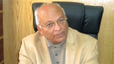 غضب داخل الوسط الثقافى احتجاجا على تحويل قصور الثقافة إلى مراكز دينية.. الغيطانى: مصر مش ناقصة جوامع.. زين العابدين: وزارة الثقافة 