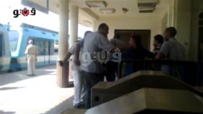 بالفيديو.. أمن المترو يضرب طفلا بـ «القفا» في محطة سراي القبة