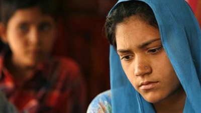 مائدة مستديرة تناقش الزواج المبكر