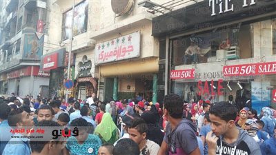 بالفيديو والصور.. تكدس أمام سينمات وسط القاهرة.. والأمن يعزز تواجده