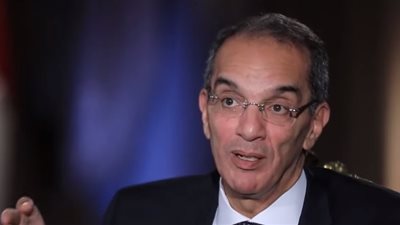 وزير الاتصالات يزف بشرى سعيدة لمجندي القوات المسلحة خريجي كليات الهندسة (فيديو)