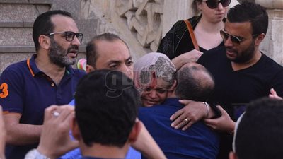 40 صورة ترصد جنازة والد شيرين عبد الوهاب