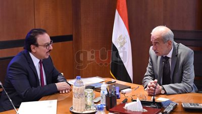 وزير الاتصالات يستعرض خطة تطوير خدمات المعلومات