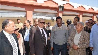 بالصور.. محافظ الإسماعيلية يتفقد مشروع تطوير سوق الجمعة