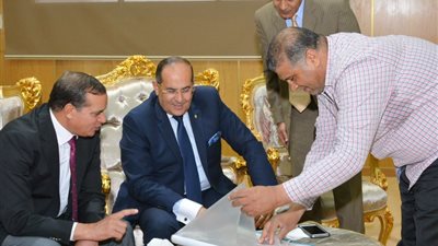 محافظ سوهاج يلتقي البعثة الأمريكية بمنطقة أبيدوس (صور)