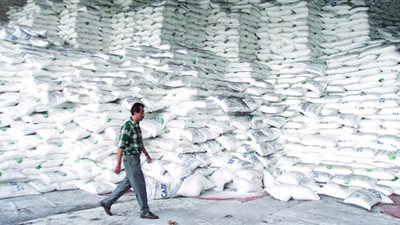 توقعات باستمرار صعود أسعار السكر عالميا.. والطن بـ 321 دولارا