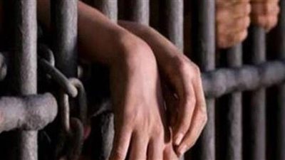 تجديد حبس بقال ضبط بحوزته 804 كيلو زيت طعام مجهول المصدر