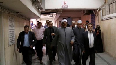 الإمام الأكبر يتابع حادث الحريق بمدينة البعوث ويكلف ببحث أسبابه (صور)