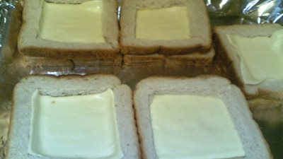 طريقة إعداد «شرائح التوست بالبيض والجبن والكريمة»