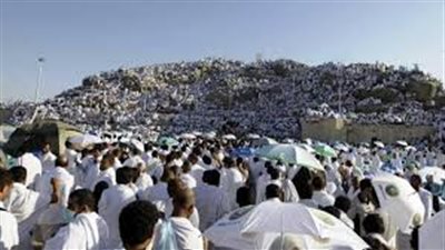 الحج السياحي يشعل الصراع بين أصحاب الشركات والوزير