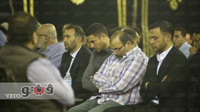 أحمد عز ومحمد إمام يقدمان واجب العزاء لشريف وعمرو عرفة