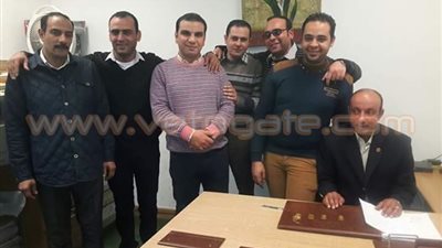 بالصور.. إحباط محاولة تهريب 5 سبائك ذهب بمطار برج العرب