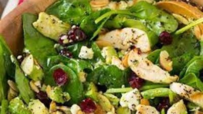 طريقة عمل سلطة السبانخ بالدجاج والأفوكادو من الشيف راشيل