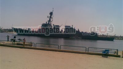 مدمرتان أمريكيتان تعبران قناة السويس فى حماية 