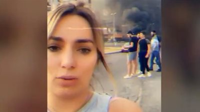 نشرة الأخبار: متظاهرة لبنانية توجه رسالة لأمير الكويت.. ومحامي 