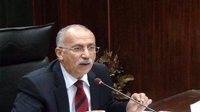 «محافظ الدقهلية» على خط النار..الأزمات تراكمت منذ توليه المسئولية..وقرى محرومة من مياه الشرب..ويجتمع بأعضاء الوطنى سرًا داخل مركز الكبد بشربين..ونشطاء يطالبون الرئيس بإقالته.. وصفحة «في