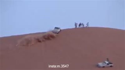 بالفيديو.. حادث مروع بسبب تهور شاب في قيادة سيارته بالسعودية