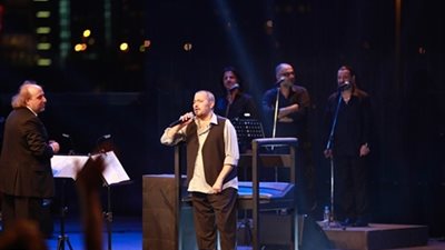 بالصور.. بعد غياب 5 سنوات.. سلطان الطرب يفتتح 