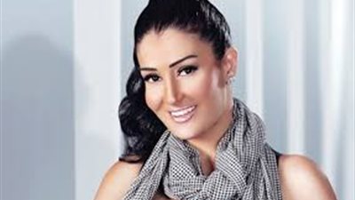 بالفيديو.. غادة عبدالرازق ترقص على أغنية خليجية والجمهور«كل ماتكبر تحلى»