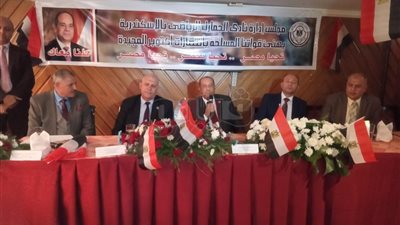 تكريم العاملين المتميزين بالضرائب والجمارك في الإسكندرية