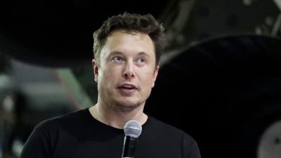 23.6 مليار دولار ثروة إيلون ماسك.. ومحامي شهير يقاضيه