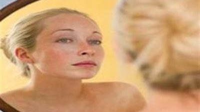 تعرفي على أضرار وضع الماكياج في الصيف