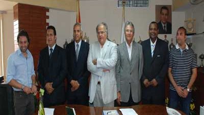 مجلس إدارة الزمالك يؤازر فريقه أمام الإنتاج