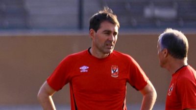 «فايلر» يجتمع مع «عبد الحفيظ» في مران الأهلي