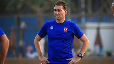 «فايلر» يقود فقرة للكرات العرضية في المران المسائي للأهلي