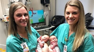 ممرضتان تشاركان في عملية ولادة توءم متماثل