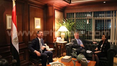 سحر نصر تستعرض برامج التعاون المستقبلية مع سفير الاتحاد الأوروبي