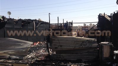 بالصور.. السيطرة على حريق بسوق السيراميك في شبرا الخيمة