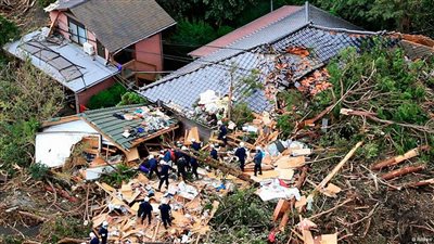 إعصار يضرب جزيرة يابانية ويخلف قتلى ومفقودين