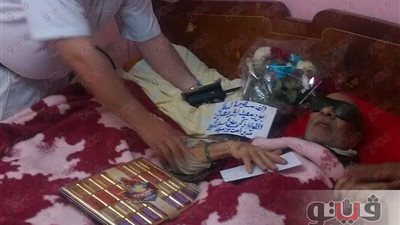 بالصور.. ضباط قسم شرطة العرب ببورسعيد يزورون بطل المقاومة الشعبية