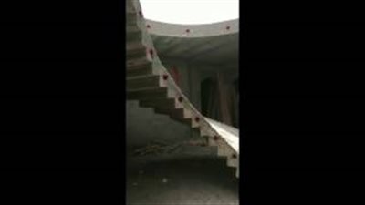 بالفيديو.. مقاول مصري يصيب السعوديين بذهول بسبب «سلم عمارة»