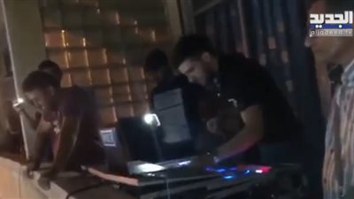 دي جي ورقص في تظاهرات طرابلس اللبنانية 