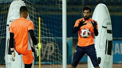 ضحك ولعب في تدريب حراس المرمى لبيراميدز استعدادا للإنتاج 