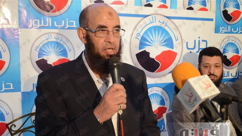 الدكتور يونس مخيون،