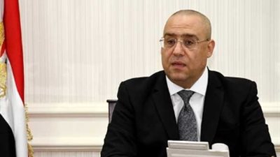 وزير الإسكان يبحث معدلات تنفيذ حدائق 