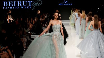 بالصور.. حسناوات بيروت في «أسبوع الموضة»