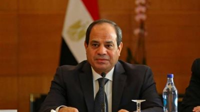 «السيسي» يصطحب شباب المؤتمر في جولة بحرية