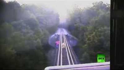 بالفيديو.. نجاة امرأتين من الموت دهسا تحت عجلات «القطار»