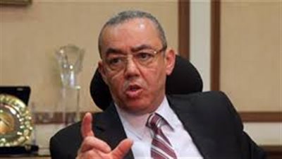 وزير الطيران: ننسق مع «الخارجية» لعودة المصريين العالقين بليبيا